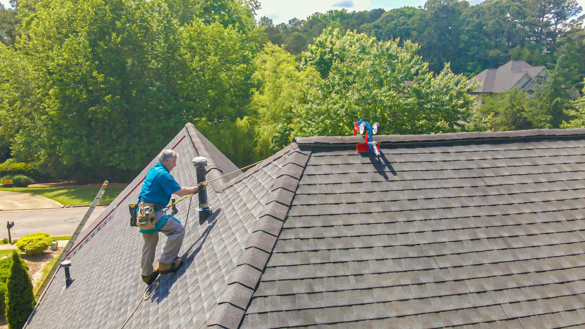 How to Work on a Steep Roof (Steep Roof Safety) - Hipplock